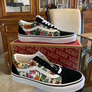 Vans  tropic new with box